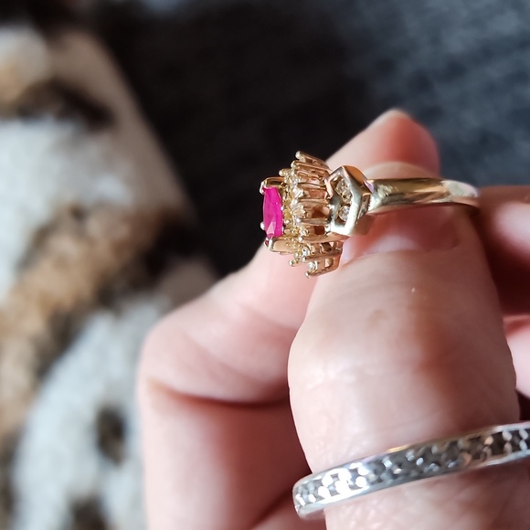 Beautiful Alwand Vahan 10k Yellow Gold Ruby Diamond Ring Size 5 or 5.5 - Picture 7 of 17